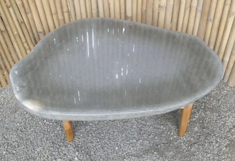 Product image 2 of the product “table made of riverstone with wooden feet. size approx. 118x70x39 cm ”